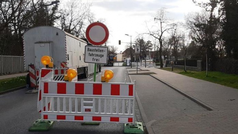 Straßen gesperrt Straßen gesperrt